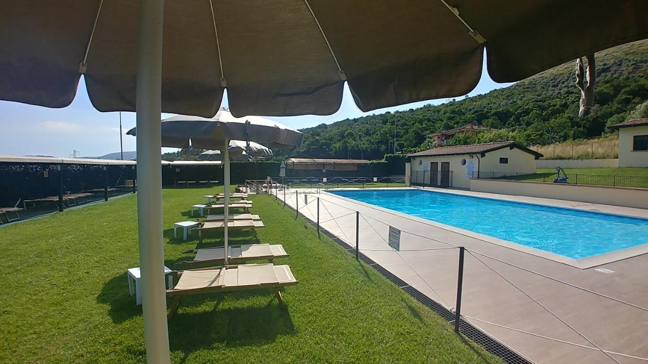 Prossedi Hotel Piscina La Suite מראה חיצוני תמונה