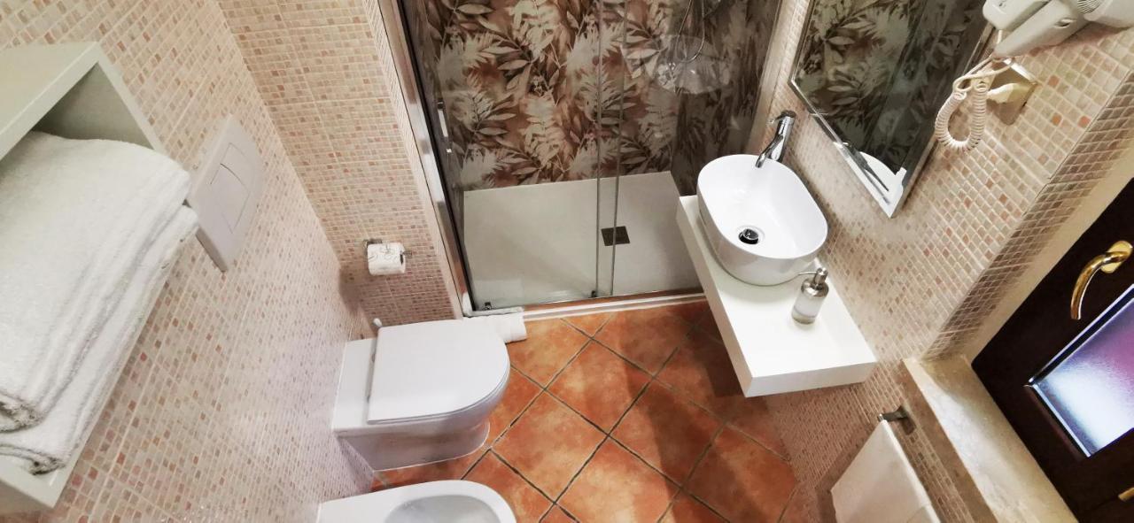Prossedi Hotel Piscina La Suite מראה חיצוני תמונה