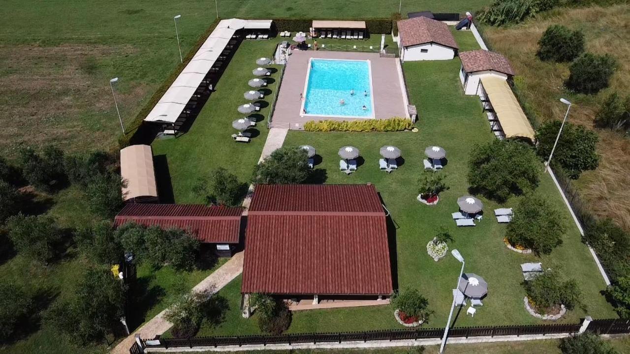 Prossedi Hotel Piscina La Suite מראה חיצוני תמונה