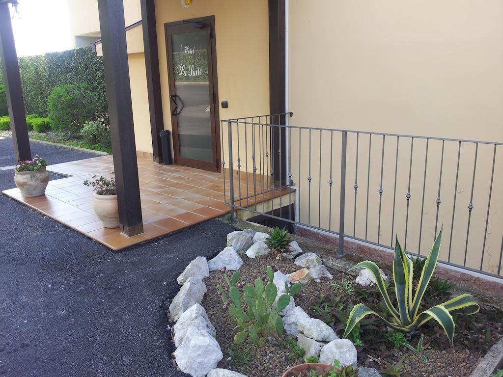 Prossedi Hotel Piscina La Suite מראה חיצוני תמונה